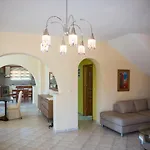 Maria Villa *